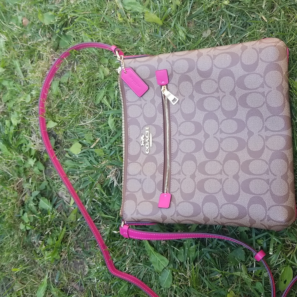 Coach Pink Signature Rowan File  CROSSBODY The Bag Is Like New Only Been Worn 1